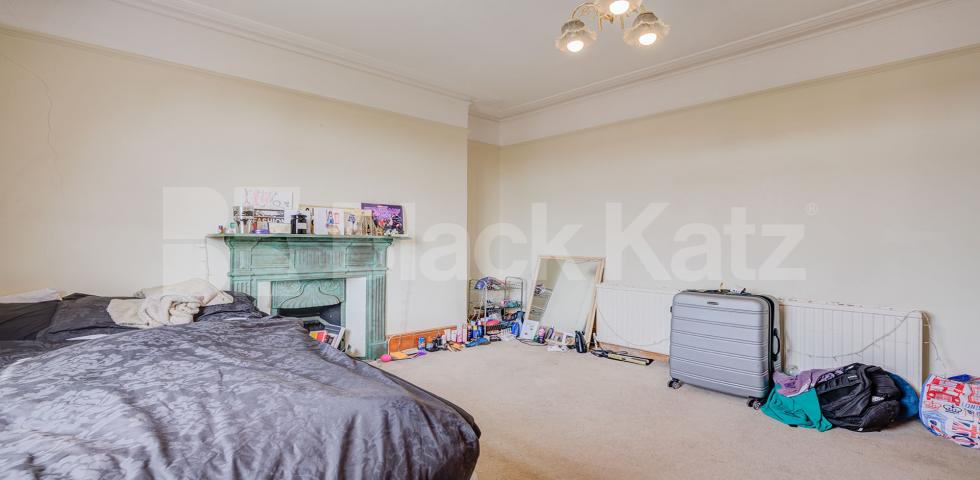 Fantastic two bed set within a private mansion block in Maida Vale  Widley Road, MAIDA VALE